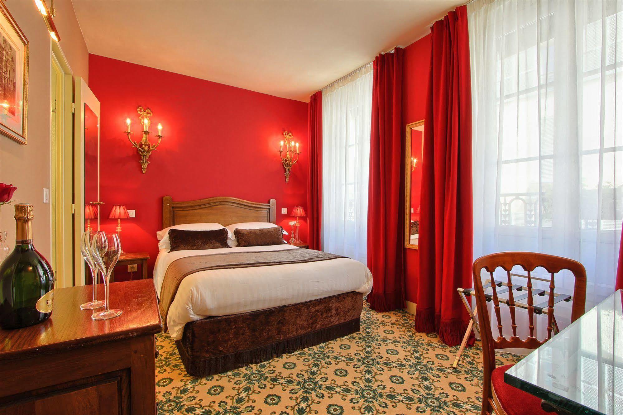 Hotel Des Deux Continents Parijs
